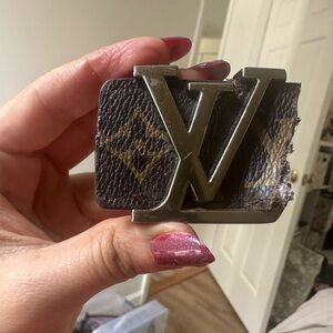 Monogram LV Belt Buckle with Gold-Tone Logo